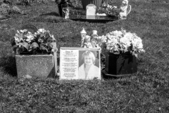 grave-25