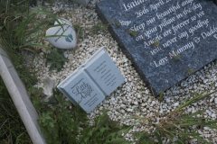 grave-7